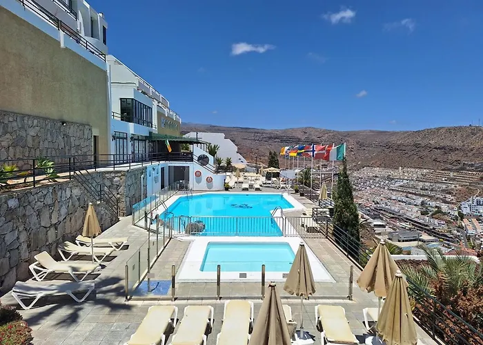 Horizon Views - Excellent Location With Ocean View
