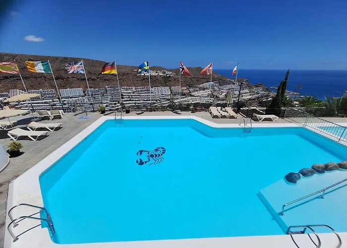 Horizon Views - Excellent Location With Ocean View