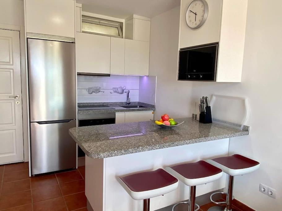 Horizon Views - Excellent Location With Ocean View *